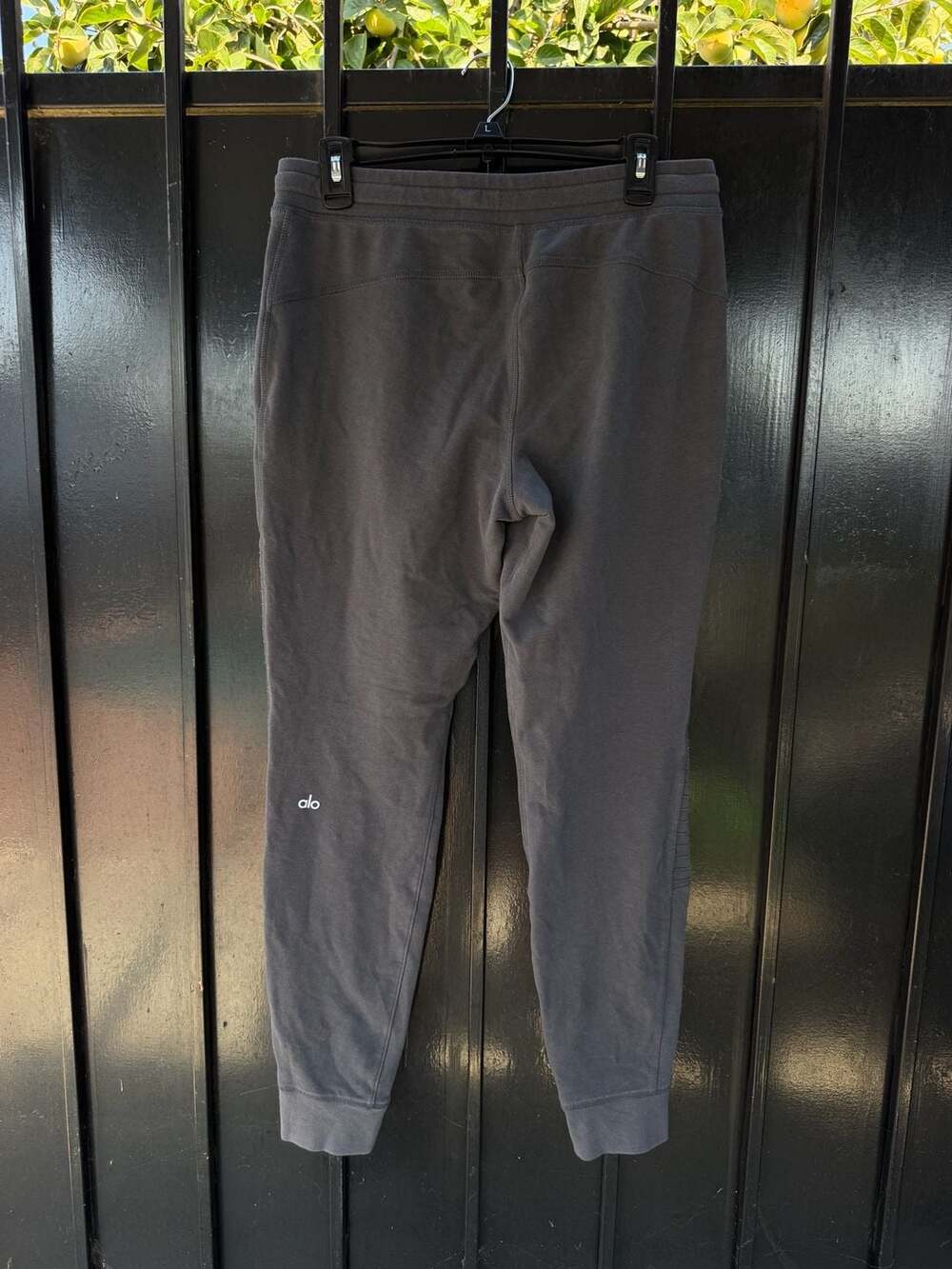 Alo Yoga Conquer Max Performance Jogger Gray